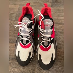 Nike Air 270 React
